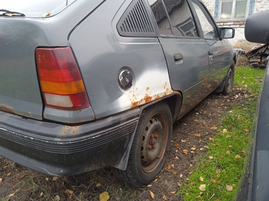 Опель Кадет Е 1.6