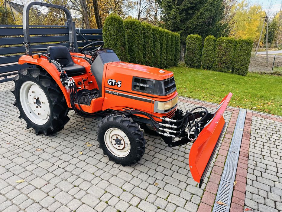 Traktor Kubota GT 5 wspomaganie 4x4 zimowy zestaw pług 4 cylindry