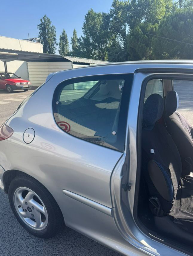 Peugeot 206 1.1 2001 comercial