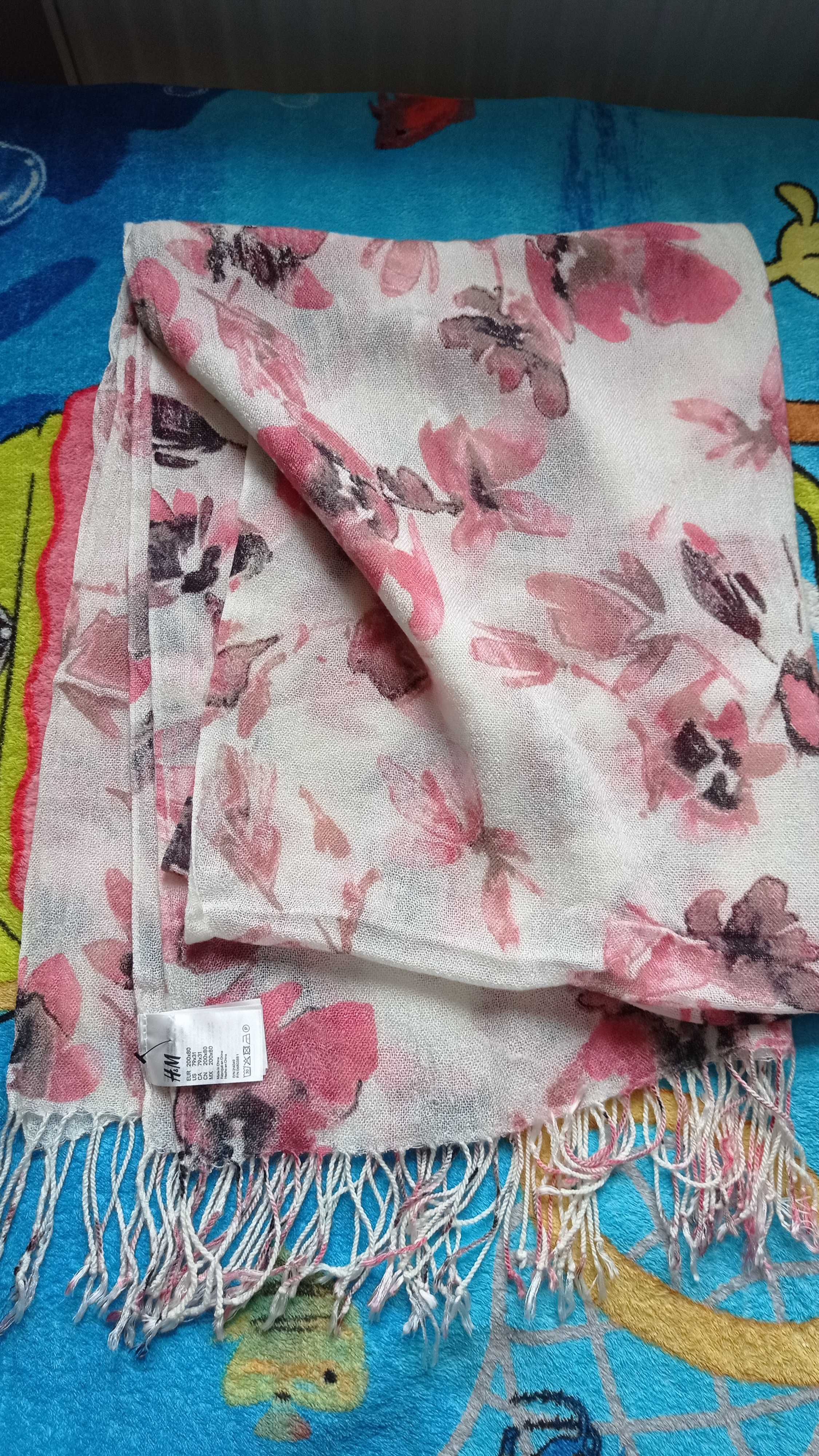 Shal skarf w kwiaty H&M