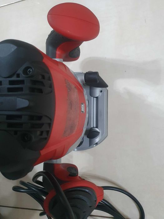 Фрезер ПотужниЙ МоделЬ  Einhell TE-RO 1255E (4350490)  СТАН  НОВОГО !!