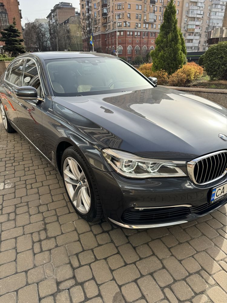 Bmw 750 XI в отдичном состоянии