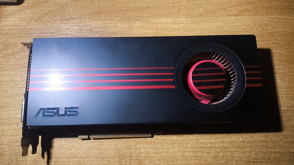 Sprzedam kartę graficzną Radeon HD6870