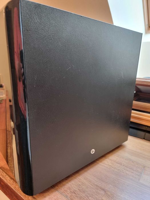 TV ramię Suboofer Boston AWS250 i Arcam Solo Bar Plus