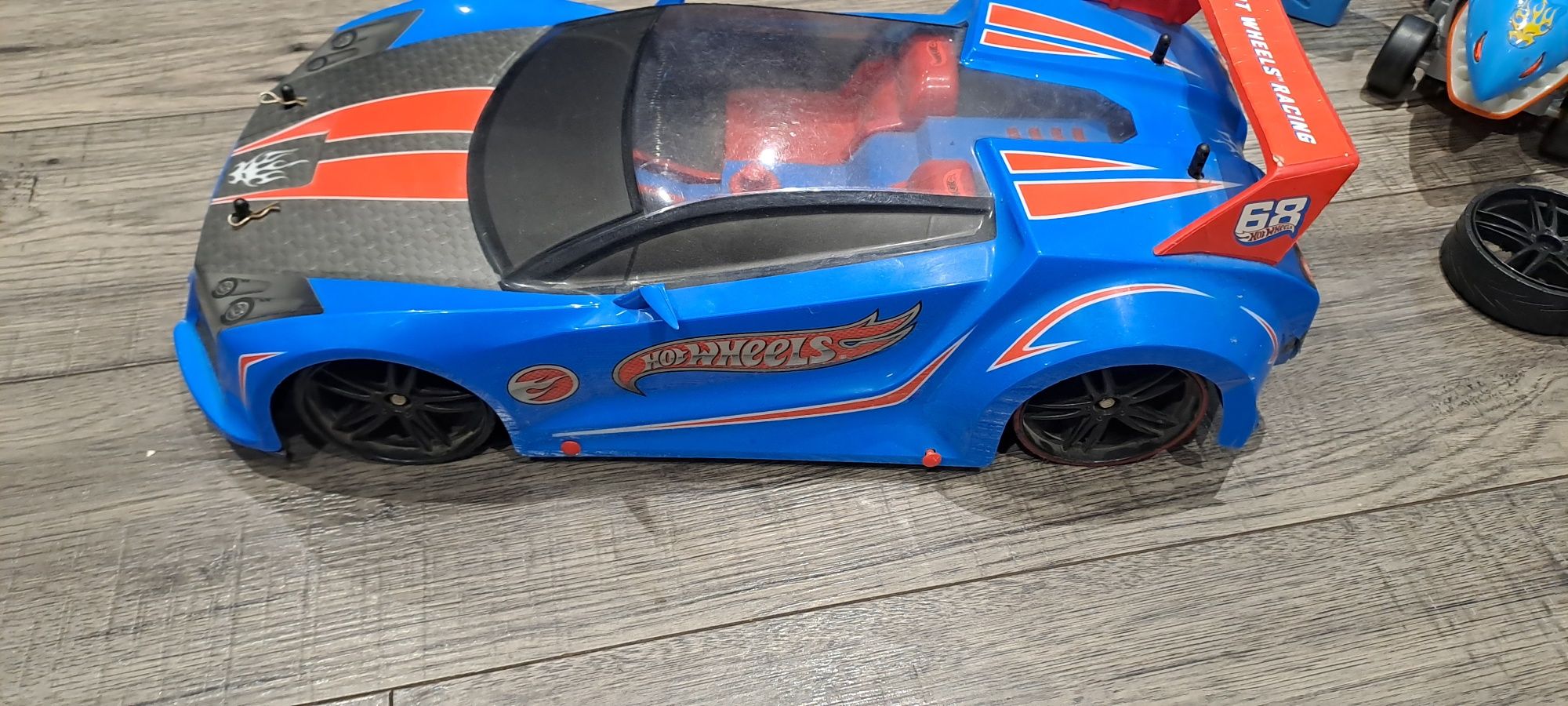 Modele zdalnie sterowane hotwheels megalodon 42cm autko rc