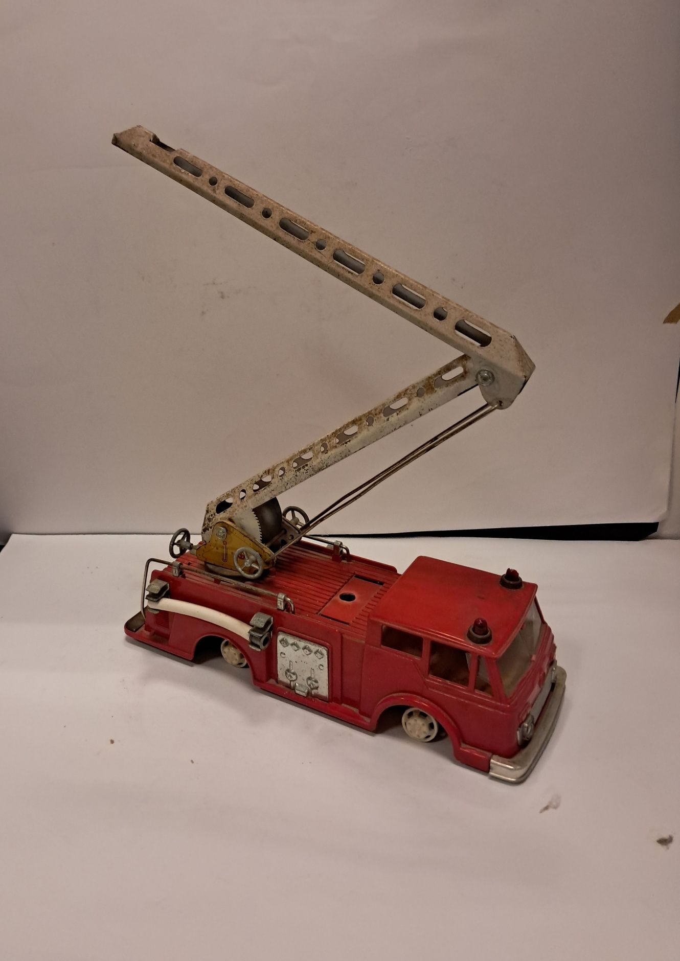 Antigo carro de bombeiros