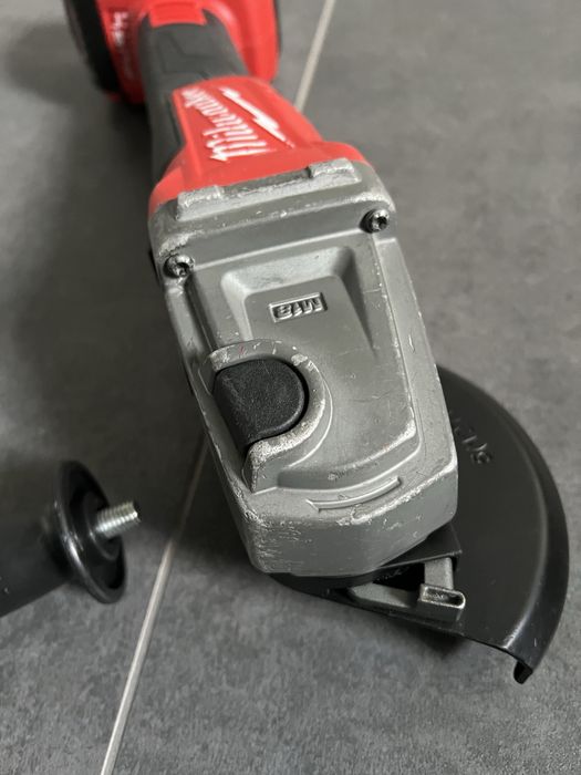 Безщіткова Акум.Болгарка Milwaukee M18 CAG125 X