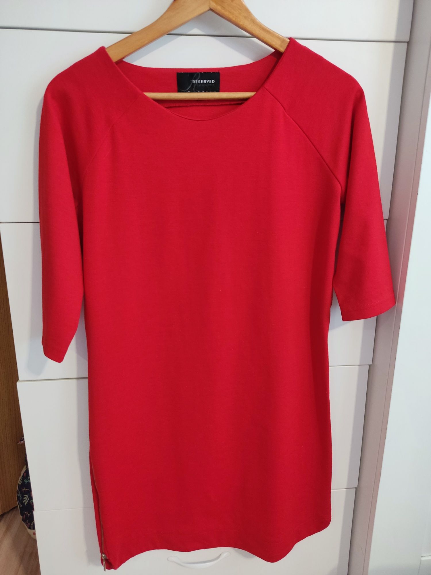 Sukienka czerwona 36 Reserved