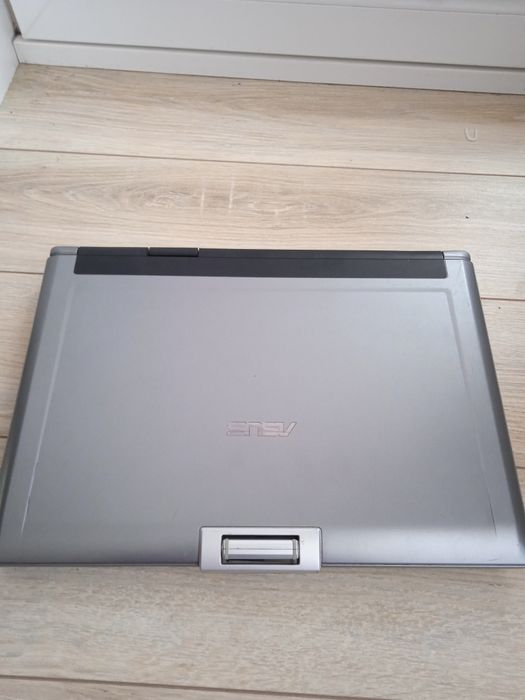 Laptop 1 HP - 1 Asus zapraszam do zapoznania się z ofertą