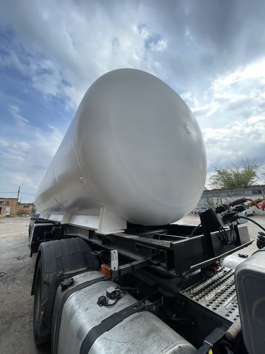 Газовоз щойно пригнаний та реставрований