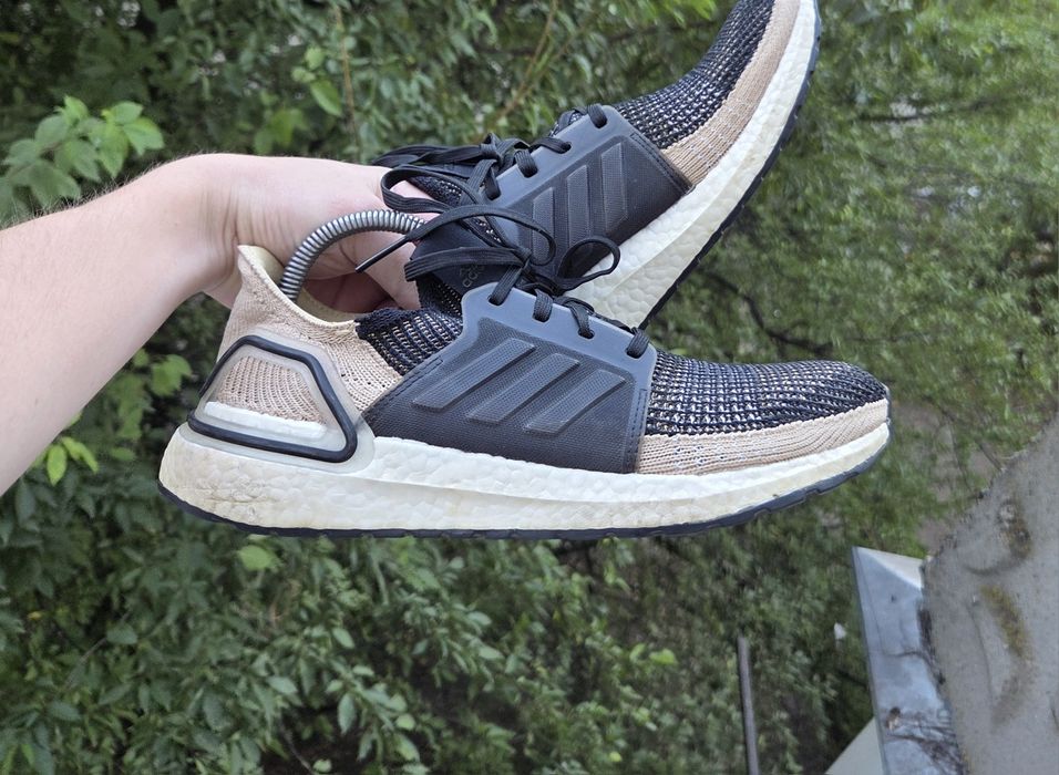 40.5р Adidas Ultraboost 19 жіночі кросівки