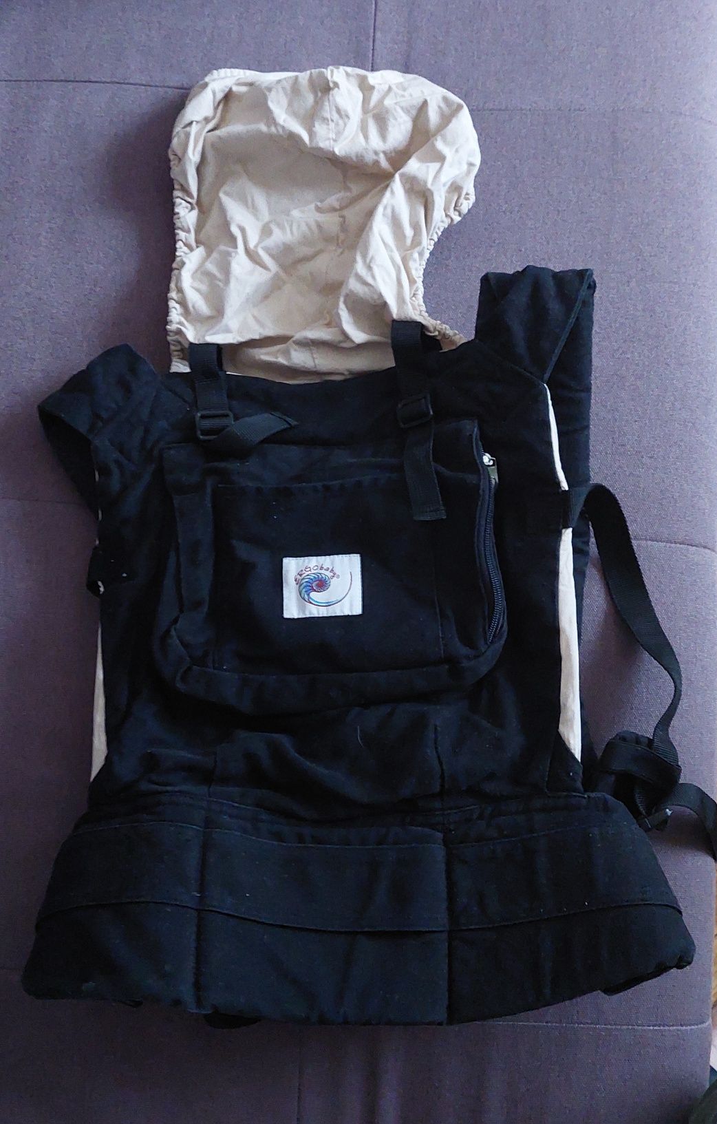 Ерго-рюкзак зі вкладкою для немовляти та дощовиком ErgoBaby