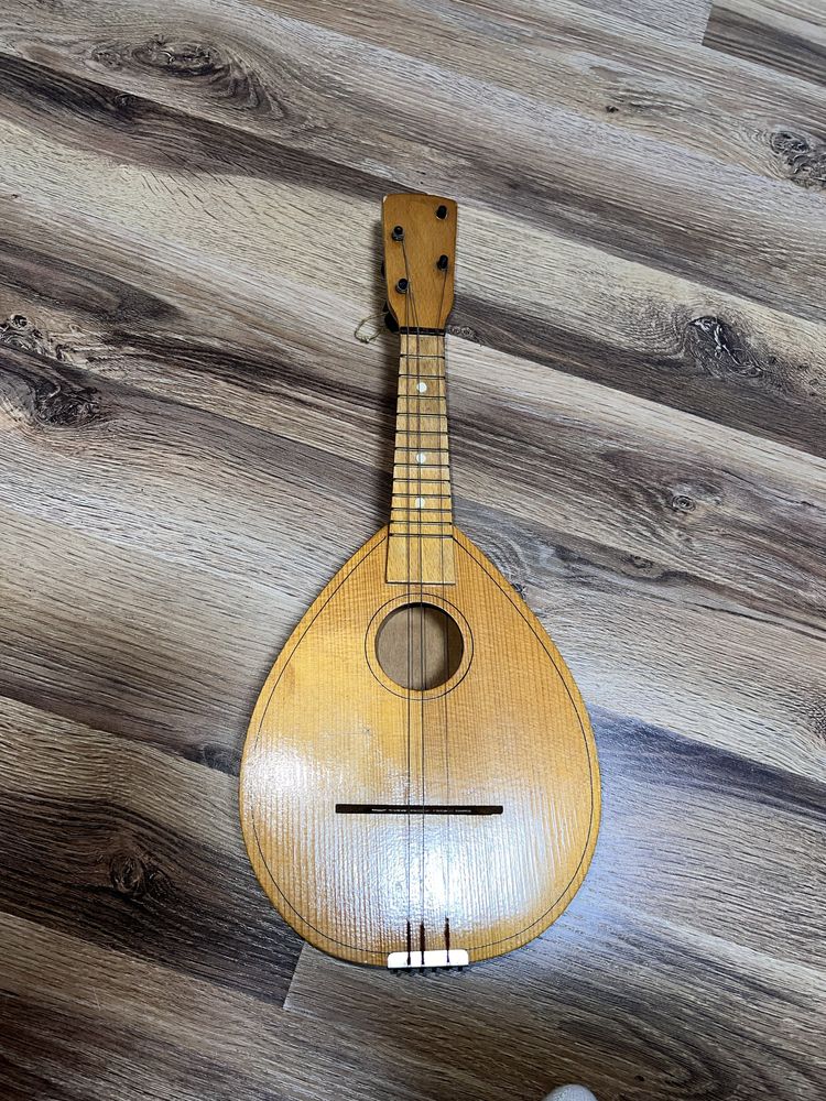 Zabytkowa Mandolina -ukulele antyki