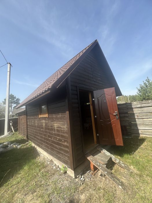 Продається 2х поверховий будинок біля озера у селі Нобель