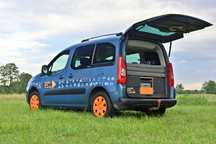 Minikamper Citroën Berlingo – łózko, kuchnia, woda, pełne wyposażenie