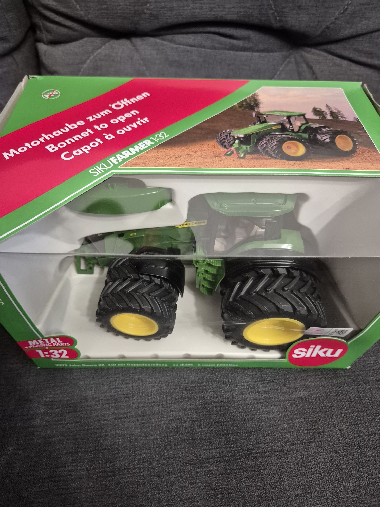 Siku Farmer John Deere 8R 410 model s3292