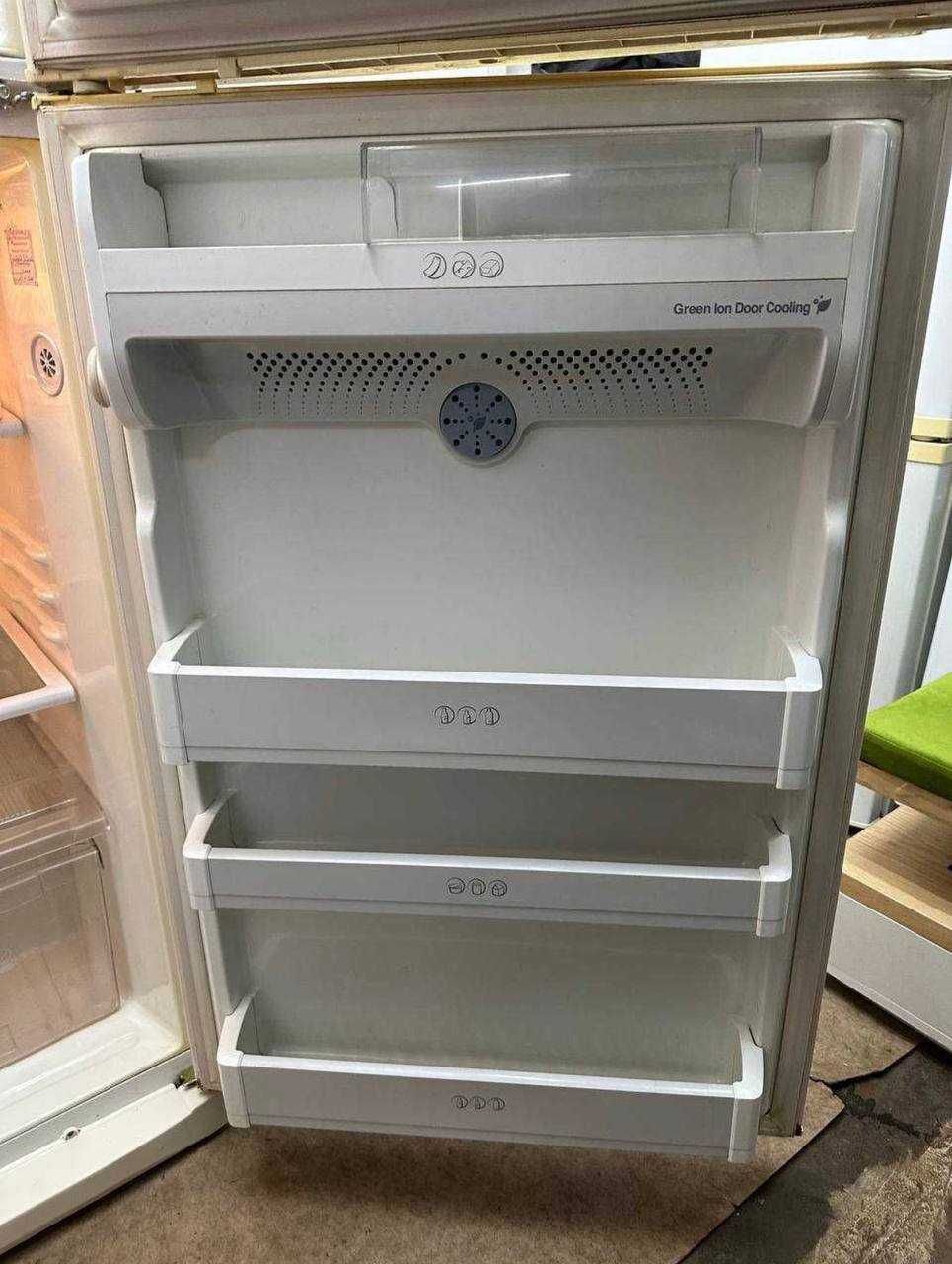 Холодильник LG GR-R562JVQA No Frost широкий