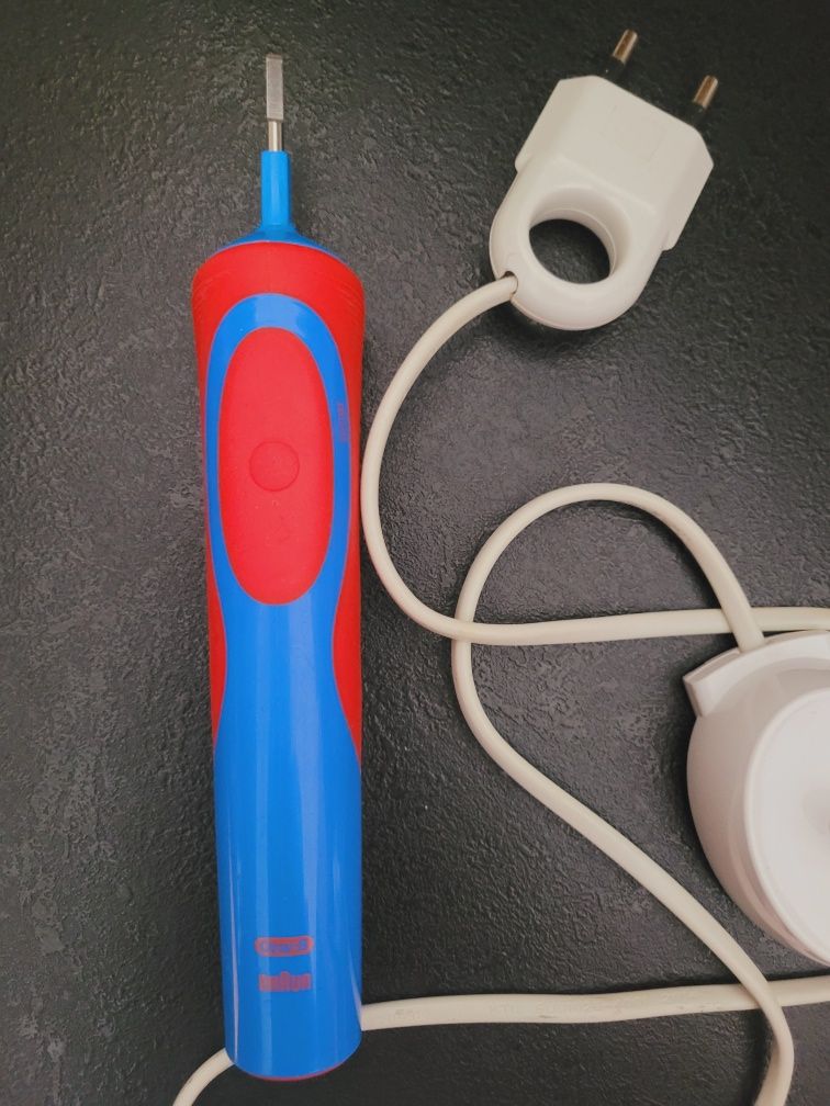 Braun Oral-B Vitality 3709 szczoteczka elektryczna