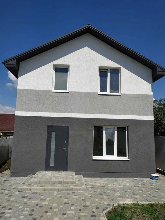 Дом Нерубайское. в центрі 2 поверхи  новий з усім пакетом документів