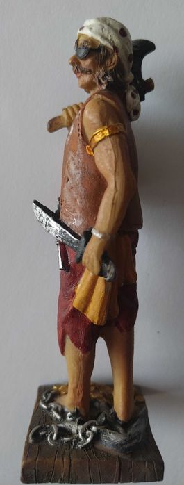 Figurka pirat z toporem