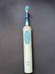 Szczoteczka rotacyjna ORAL-B Vitality + 3 końcówki + ładowarka