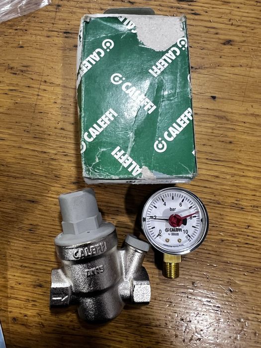 Redutor de Pressão com Manómetro Caleffi - NOVO