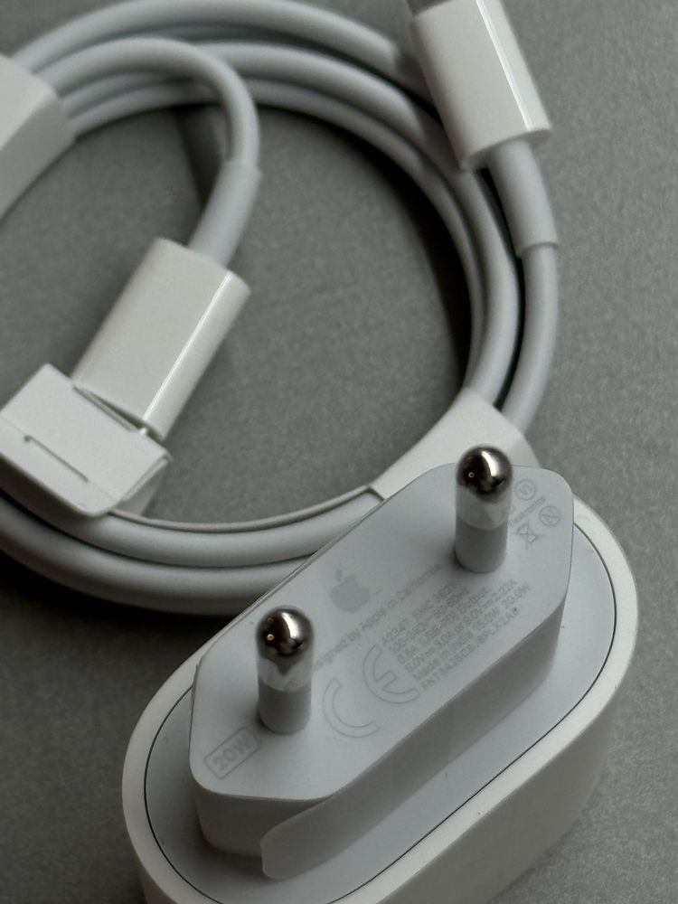 Ladowarka + kabel do iPhone, iPada