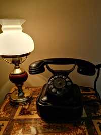 Stary telefon SIMENS ma około 100 lat.