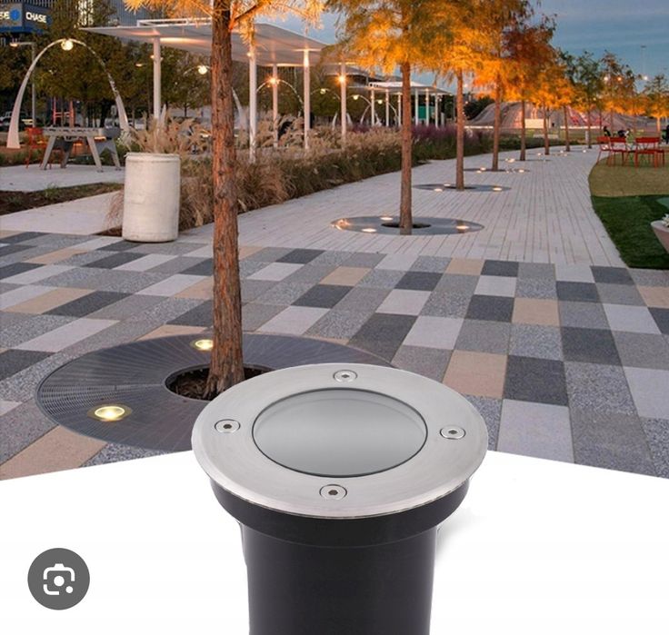 Zewnętrzna, gruntowa  Oprawa najazdowa o wymiarach 10x10 1 sztuka