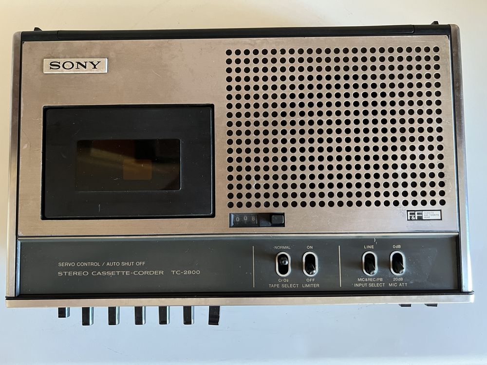1973. Репортерский стерео рекордер Sony TC 2800. Ferrit head