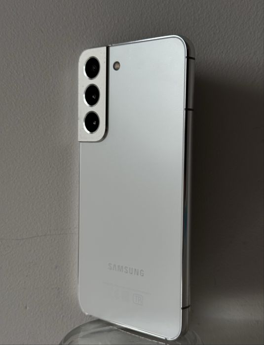 Samsung S22 білий