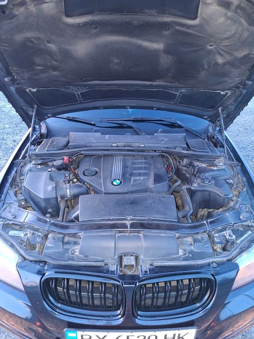 BMW 318D 8500 $    .