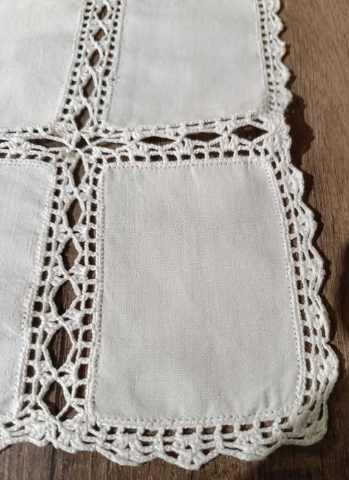 Napron Linho urdido e todo o trabalho de entremeio croché feito à mão