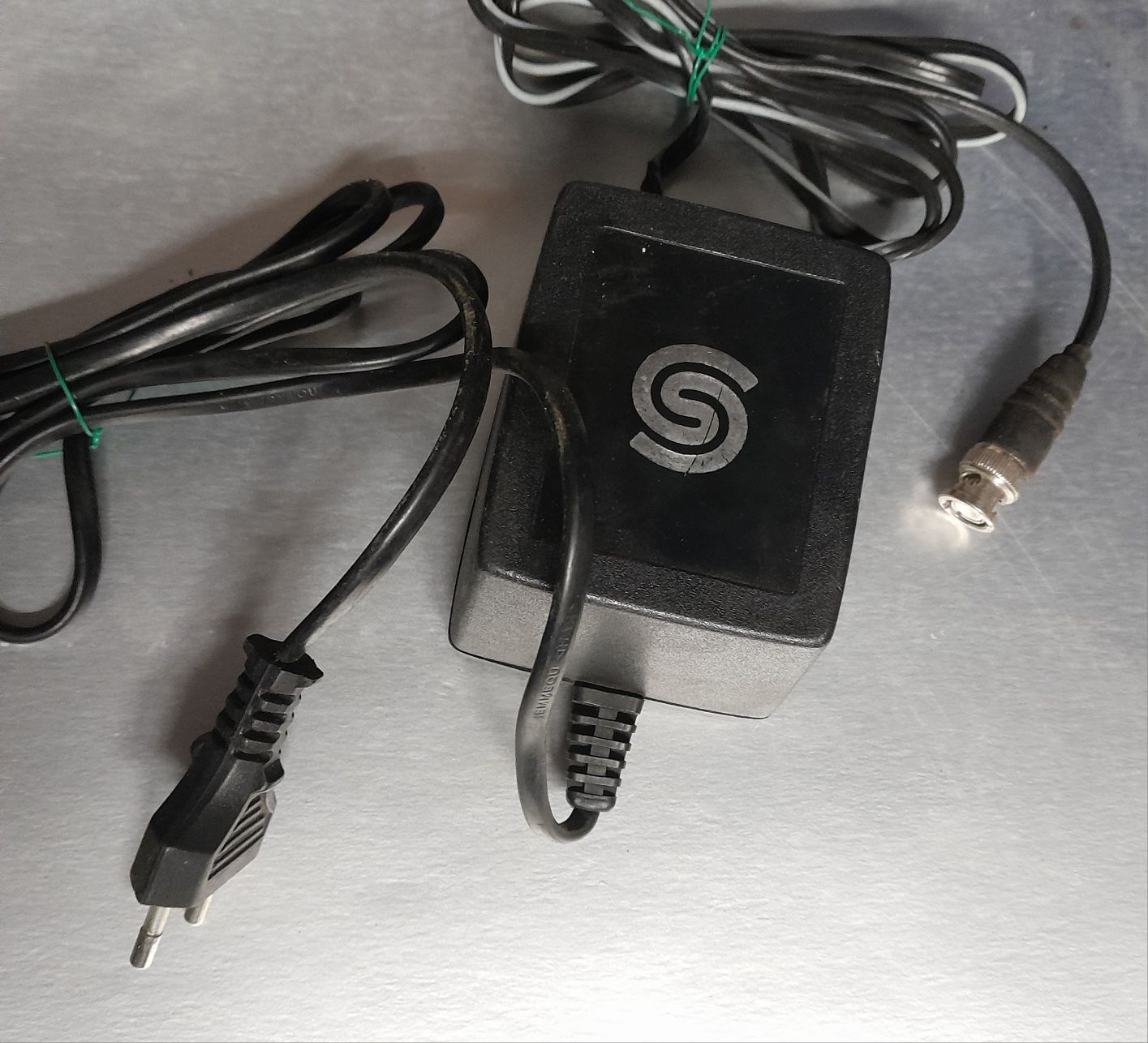 Niwelator Spectra Precision Ładowarka