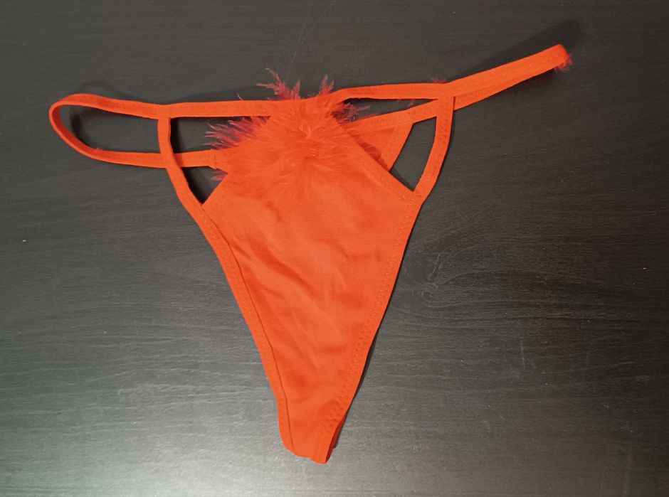 Tanga Pompom vermelho. S/ M