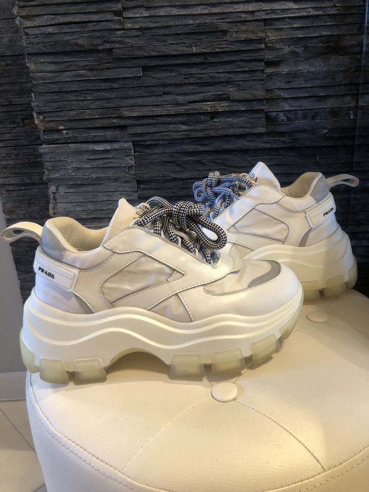 Prada białe sneakersy