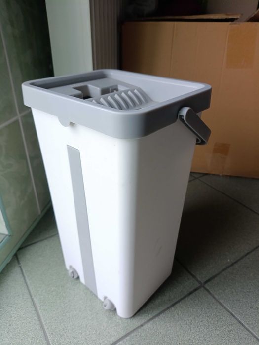 Ведро с автоматическим отжимом для швабры лентяйки