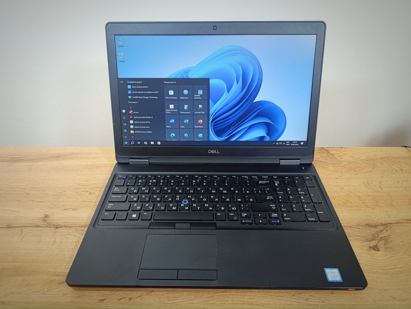 15'6 Dell Latitude 5590/i5-8250U/16GB DDR4/SSD 256GB/Батарея 4 години