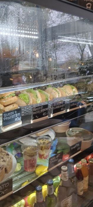 Sprzedam witrynę chłodniczą uszkodzoną