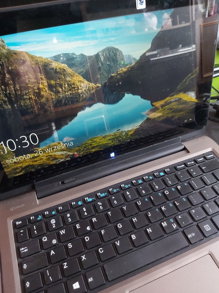 Laptop 2w1 Medion