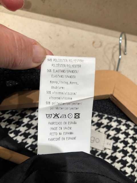 Elegante casaco senhora, preto e branco, marca Hongo.