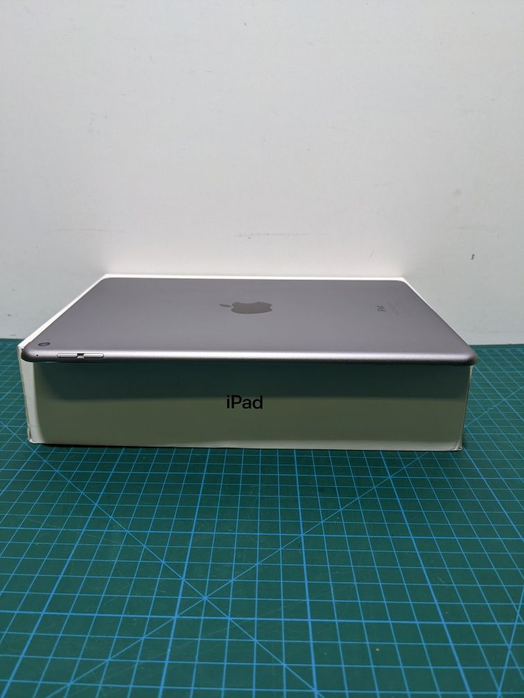 Планшет Apple Ipad Air 2 1566 16GB Gray Touch ID (1)