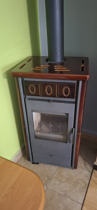 Piecyk kaflowy koza kominek jak nowy
