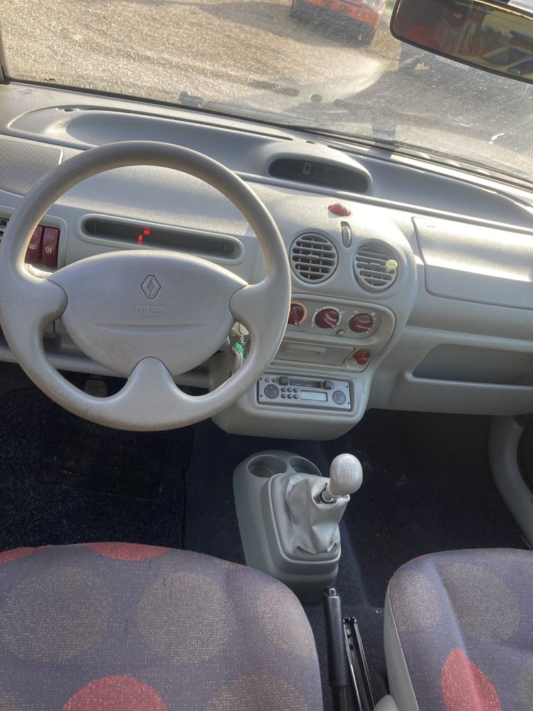 sprzedam pieknego renault twingo rok 2002 poj 1,2 8v klima 154tys