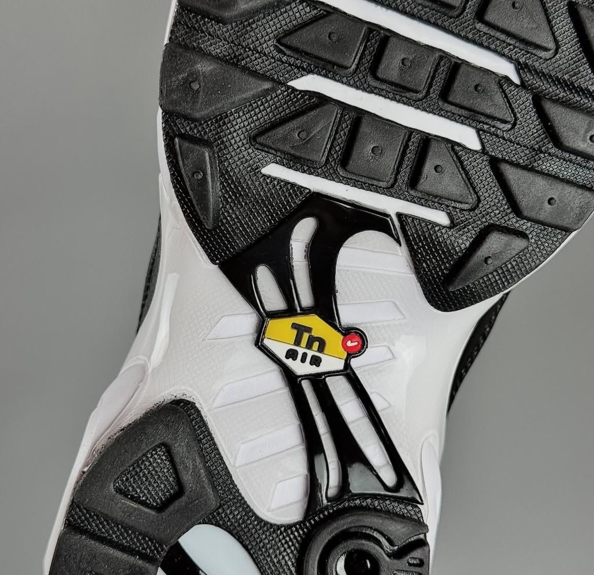 Nike Air Max Plus TN nowe męskie obuwie lifestyle sneakers sportowe