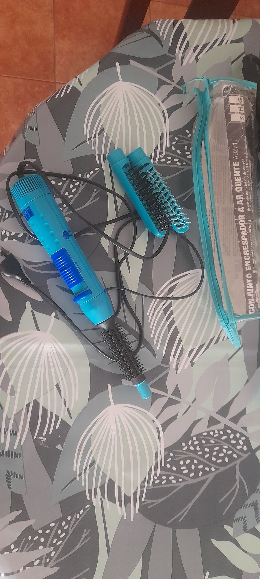 Prancha cabelo duas diferentes