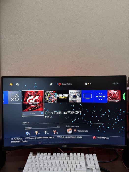 Monitor Gaming Curvo Aoc 240Hz + Leds