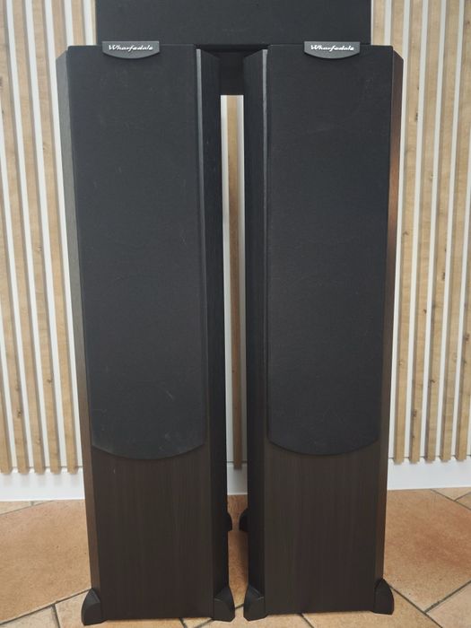 WHARFADALE VARDUS -Kolumny - kino - stereo