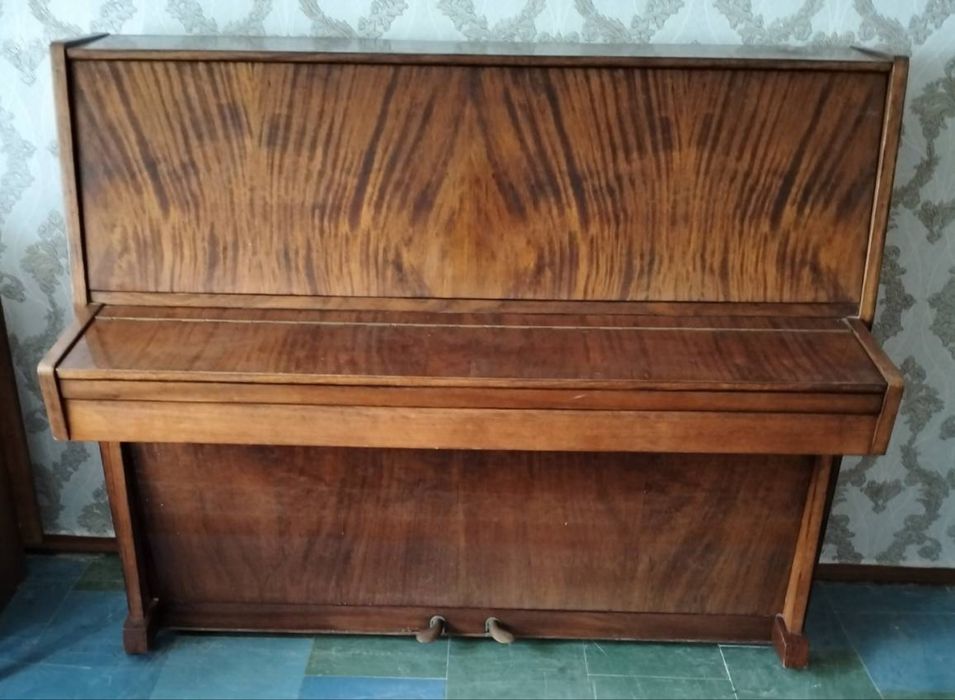 Продам піаніно Ураїна