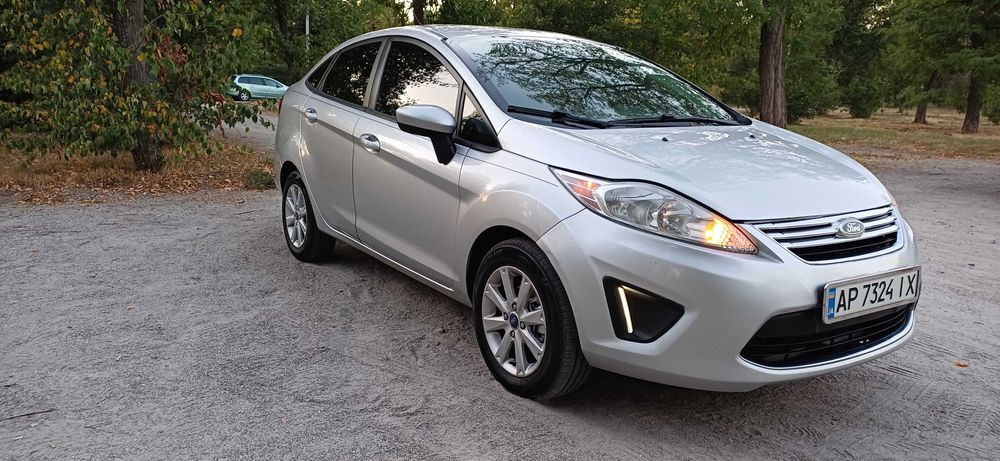 Ford Fiesta 1.6 Автомат 2011 року в гарному стані